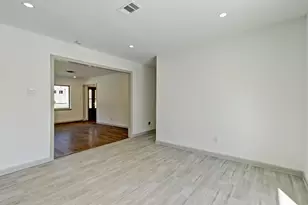 8331 Waterbury Dr, Houston, TX 77055 - Photo 14