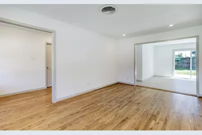 8331 Waterbury Drive, Houston, TX 77055 - Photo 18