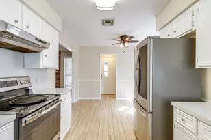 2403 Pecan Wood Ln, Rosenberg, TX 77471 - Photo 2