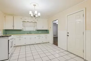 7502 Matranga St, Hitchcock, TX 77563 - Photo 8
