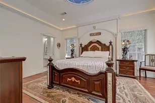 715 Somerset St, Conroe, TX 77302 - Photo 4