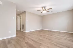 9506 Lasbury Dr, Houston, TX 77083 - Photo 16