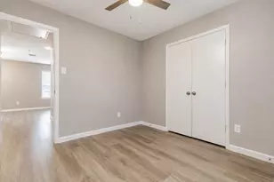9506 Lasbury Dr, Houston, TX 77083 - Photo 14