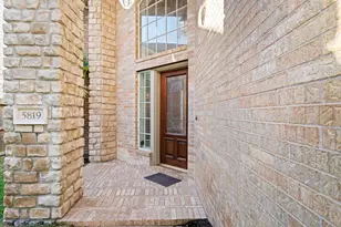 5819 Brook Bend Dr, Sugar Land, TX 77479 - Photo 4