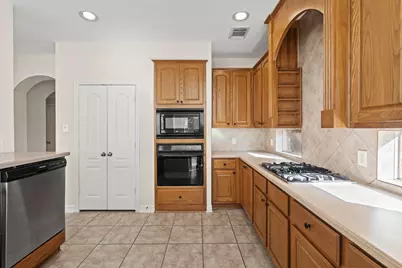 5819 Brook Bend Drive, Sugar Land, TX 77479 - Photo 22