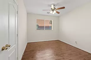 5819 Brook Bend Dr, Sugar Land, TX 77479 - Photo 36