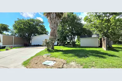 122 Bluebill Bay North, Baytown, TX 77523 - Photo 2