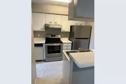 700 Thicket Lane #910, Houston, TX 77079 - Photo 2