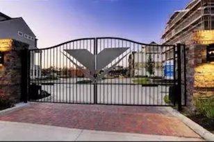2642 Fountain Key Blvd, Houston, TX 77008 - Photo 1