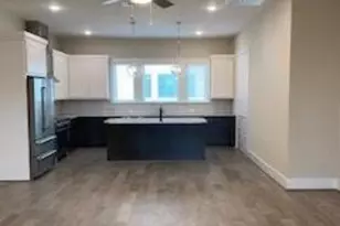 2642 Fountain Key Blvd, Houston, TX 77008 - Photo 8