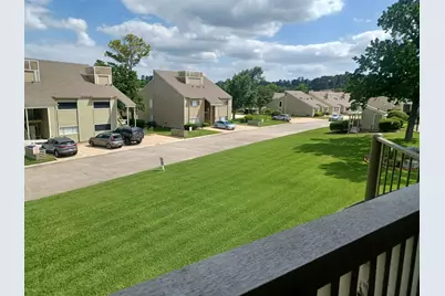 128 April Point Drive S, Conroe, TX 77356 - Photo 2