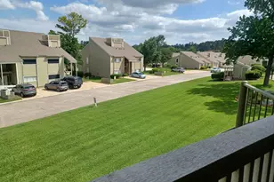128 April Point Dr S, Conroe, TX 77356 - Photo 2