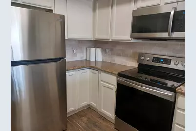 128 April Point Drive S, Conroe, TX 77356 - Photo 8