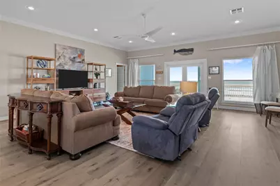 3026 Copacabana Drive, Crystal Beach, TX 77650 - Photo 4