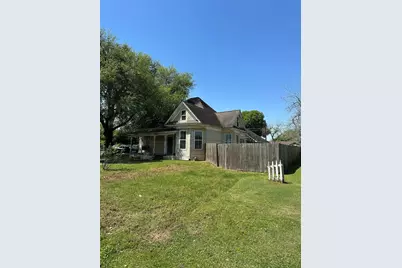 1045 8th Street, Hempstead, TX 77445 - Photo 4