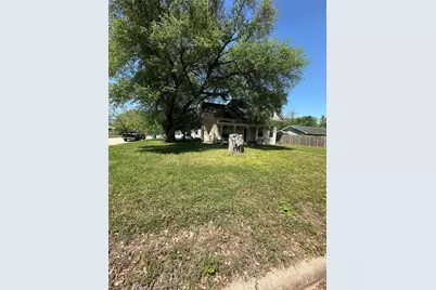 1045 8th Street, Hempstead, TX 77445 - Photo 2