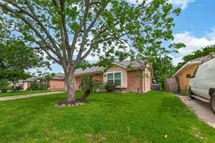 11006 Concho St, Houston, TX 77072 - Photo 2