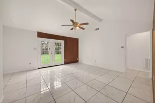 11006 Concho St, Houston, TX 77072 - Photo 4