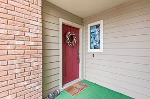 5005 Georgi Ln, Houston, TX 77092 - Photo 2