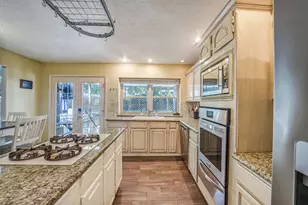 9002 Havencrest Dr, Houston, TX 77083 - Photo 12