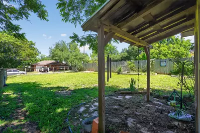 106 E Valverde Street, Brenham, TX 77833 - Photo 28