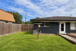1205 Gulf Ave, Port Neches, TX 77651 - Photo 1