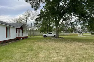 335 Carroll Roads E, Richmond, TX 77469 - Photo 2