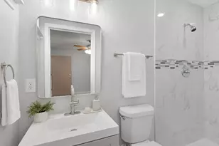 9827 Shive Dr, Houston, TX 77078 - Photo 14
