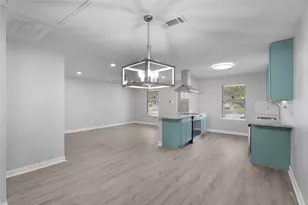 9827 Shive Dr, Houston, TX 77078 - Photo 2