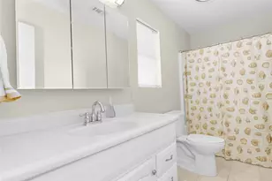 856 Bonita St, Bayou Vista, TX 77563 - Photo 16