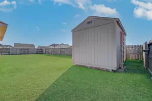 9519 White Lndg, Mont Belvieu, TX 77523 - Photo 38