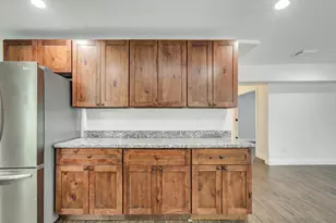 536 Robert E Lee Dr, Conroe, TX 77302 - Photo 6