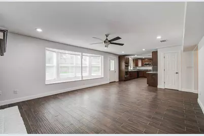 536 Robert E Lee Drive, Conroe, TX 77302 - Photo 8