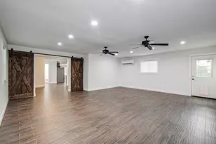 536 Robert E Lee Dr, Conroe, TX 77302 - Photo 10