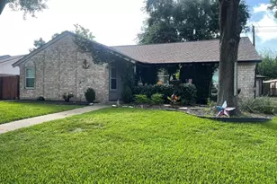 1706 San Sebastian Ln, Nassau Bay, TX 77058 - Photo 2