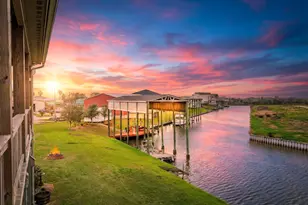 220 Kings Dr, Freeport, TX 77541 - Photo 4