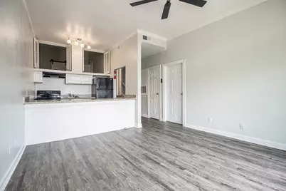 7820 Seawall Boulevard #105, Galveston, TX 77551 - Photo 6