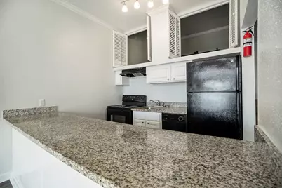 7820 Seawall Boulevard #105, Galveston, TX 77551 - Photo 8