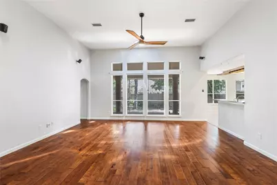 11 Belcarra Place, The Woodlands, TX 77382 - Photo 6