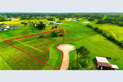 1243 Appaloosa Circle, Angleton, TX 77515 - Photo 2