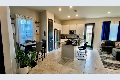 214 Club Crest Ln, Houston, TX 77009 - Photo 2