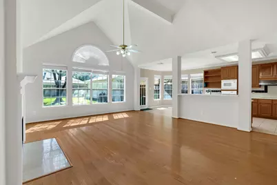 9423 Walnut Brook Court, Houston, TX 77040 - Photo 8