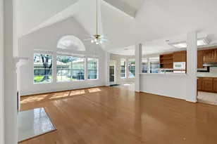9423 Walnut Brook Ct, Houston, TX 77040 - Photo 8