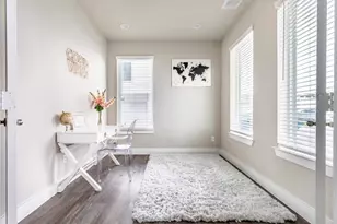 1740 Cove Cres Ct, Houston, TX 77055 - Photo 4