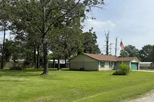 51 E Oakridge Dr, Point Blank, TX 77364 - Photo 1