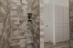 182 N Valley Oaks Cir, The Woodlands, TX 77382 - Photo 20
