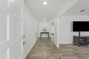 1823 Cherry Bend Dr, Houston, TX 77077 - Photo 6