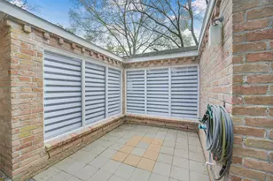 1823 Cherry Bend Dr, Houston, TX 77077 - Photo 2