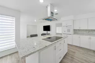 1823 Cherry Bend Dr, Houston, TX 77077 - Photo 10