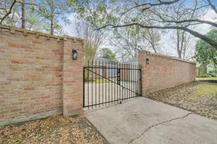 1823 Cherry Bend Dr, Houston, TX 77077 - Photo 4